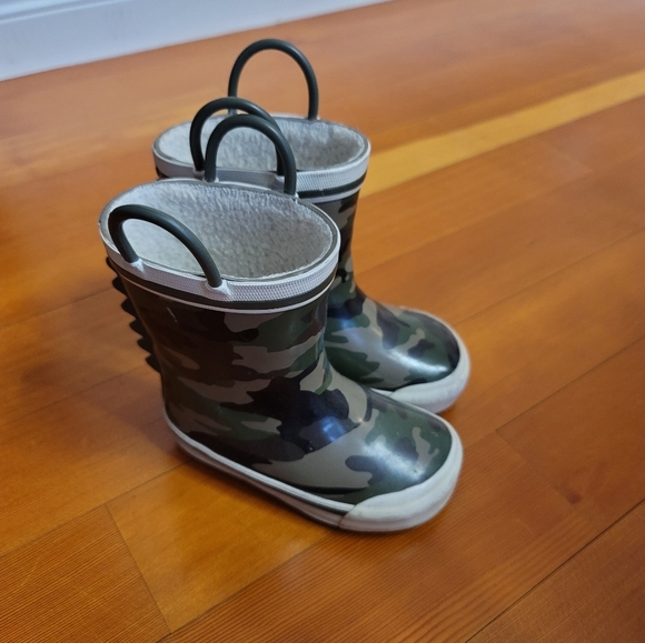 Joe Fresh Toddler Boy Camo Rainboots size 6 - Picture 1 of 4